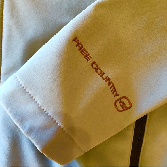 Free Country softshell jacket. - Picture 3 of 14